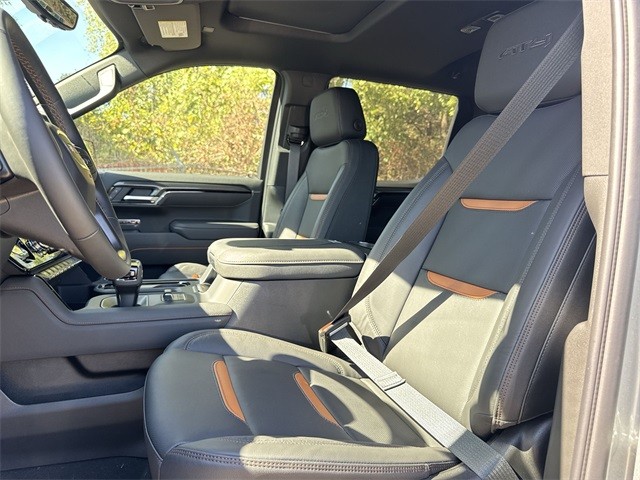 GMC Sierra 1500 Vehicle Full-screen Gallery Image 11