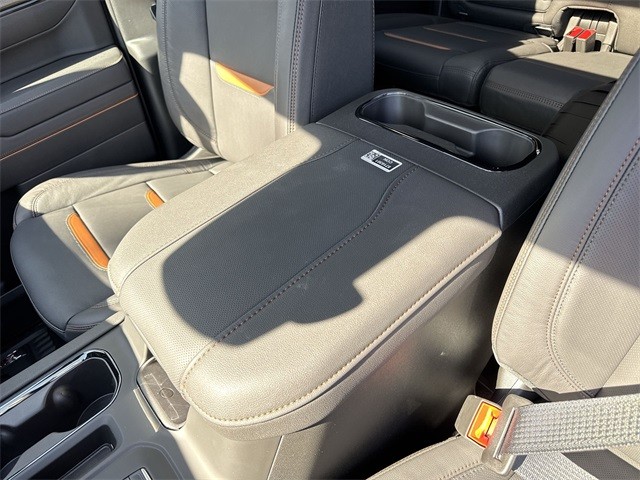 GMC Sierra 1500 Vehicle Full-screen Gallery Image 21