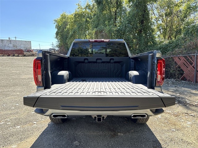 GMC Sierra 1500 Vehicle Full-screen Gallery Image 24