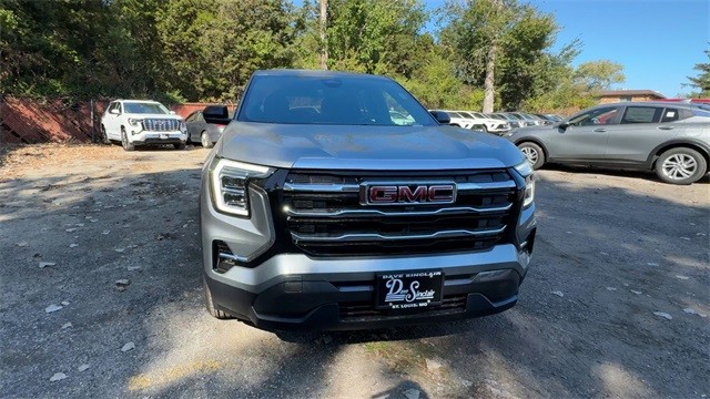 GMC Terrain Vehicle Full-screen Gallery Image 03