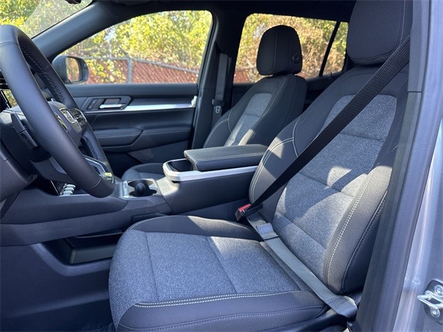 GMC Terrain Vehicle Full-screen Gallery Image 11