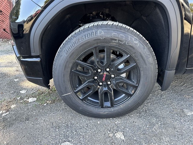 GMC Sierra 1500 Vehicle Full-screen Gallery Image 10