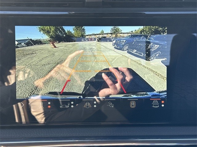 GMC Sierra 1500 Vehicle Full-screen Gallery Image 17