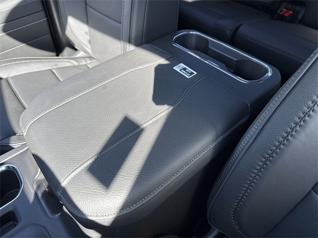 GMC Sierra 1500 Vehicle Full-screen Gallery Image 21