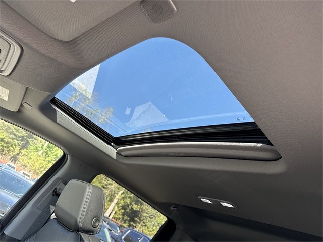 GMC Sierra 1500 Vehicle Full-screen Gallery Image 22