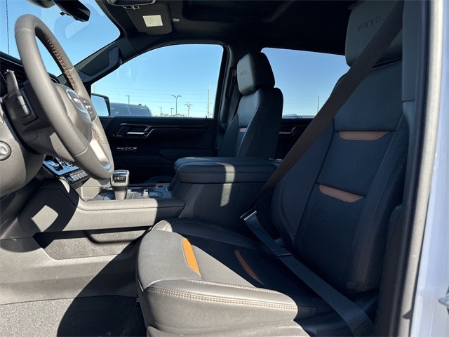 GMC Sierra 1500 Vehicle Full-screen Gallery Image 11