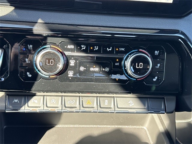 GMC Sierra 1500 Vehicle Full-screen Gallery Image 19