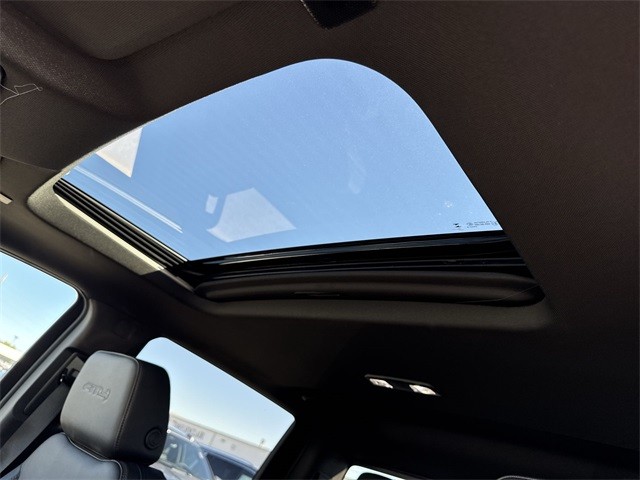 GMC Sierra 1500 Vehicle Full-screen Gallery Image 22