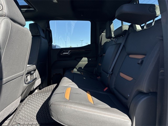 GMC Sierra 1500 Vehicle Full-screen Gallery Image 23