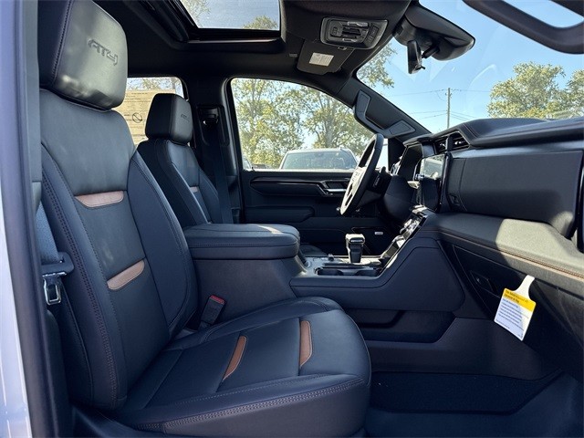 GMC Sierra 1500 Vehicle Full-screen Gallery Image 25