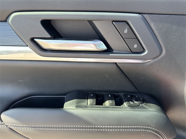 GMC Terrain Vehicle Full-screen Gallery Image 13