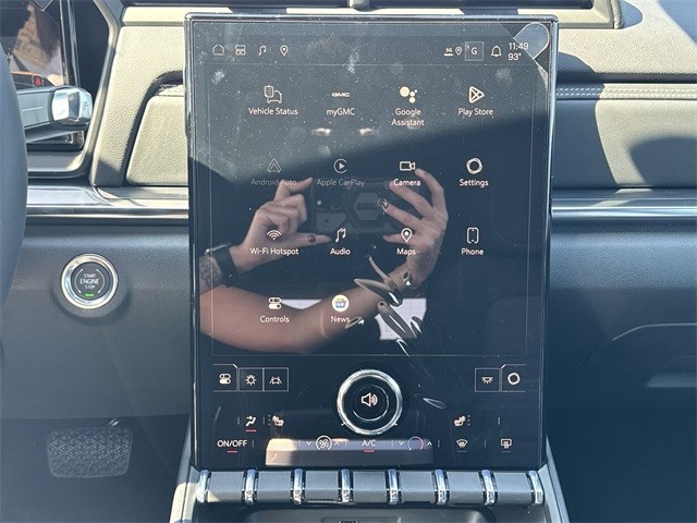 GMC Terrain Vehicle Full-screen Gallery Image 16