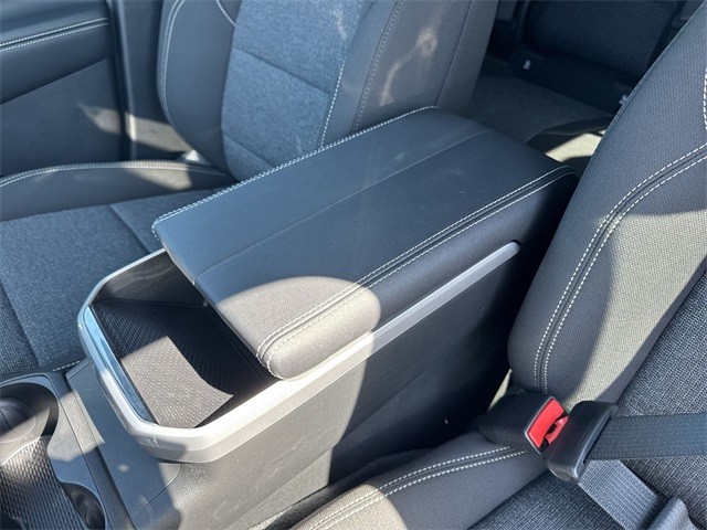 GMC Terrain Vehicle Full-screen Gallery Image 21