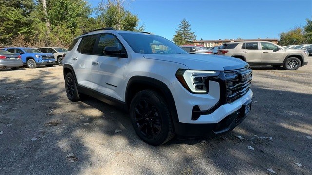 GMC Terrain Vehicle Full-screen Gallery Image 02