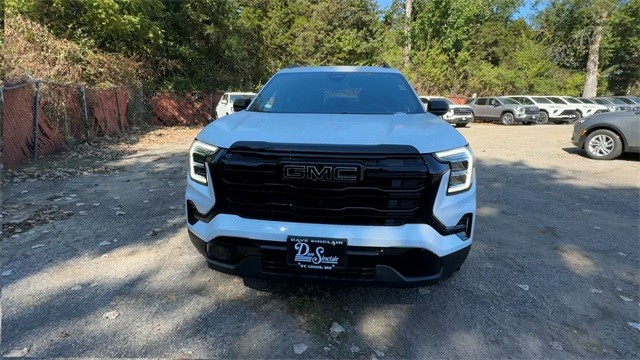 GMC Terrain Vehicle Full-screen Gallery Image 03