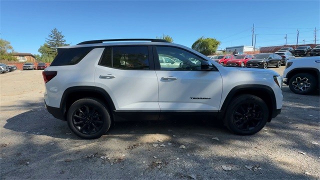 GMC Terrain Vehicle Full-screen Gallery Image 09