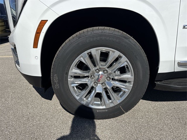 GMC Yukon XL Vehicle Full-screen Gallery Image 10