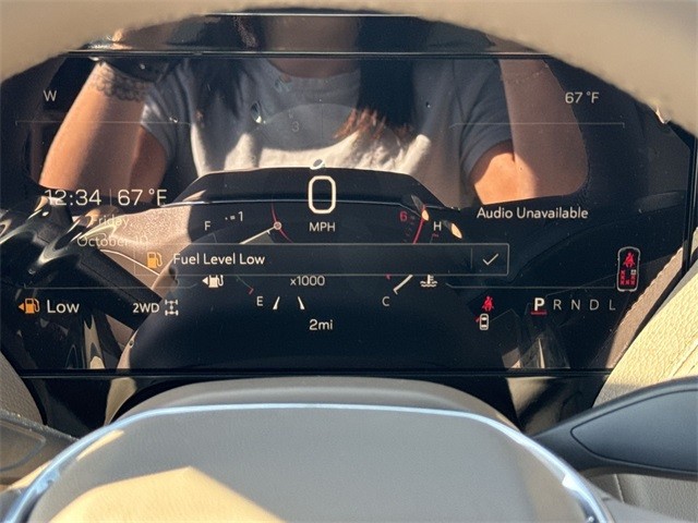 GMC Yukon XL Vehicle Full-screen Gallery Image 15