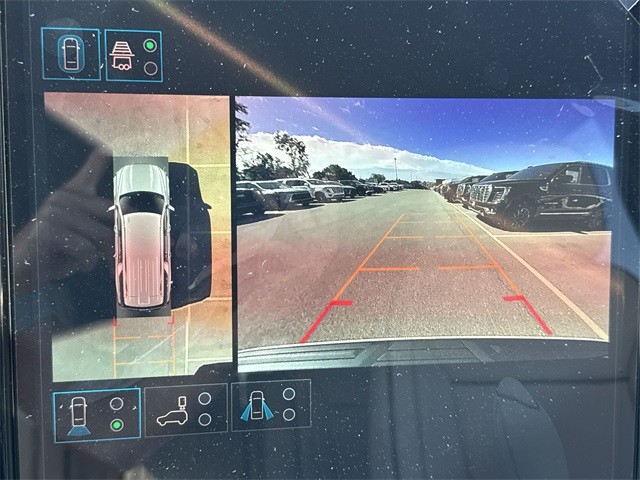 GMC Yukon XL Vehicle Full-screen Gallery Image 17