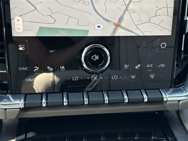 GMC Yukon XL Vehicle Full-screen Gallery Image 19