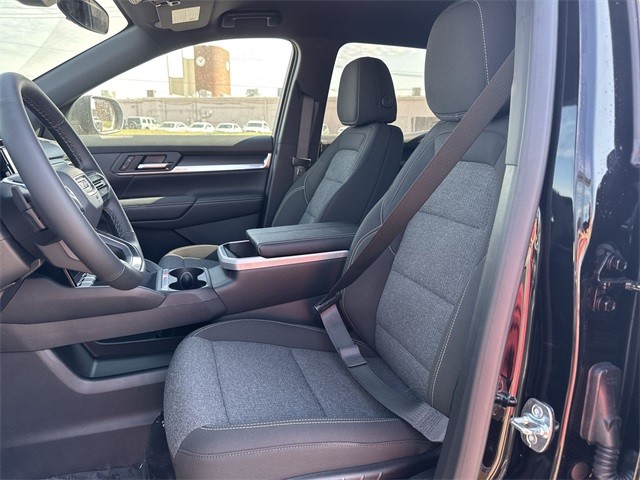 GMC Terrain Vehicle Full-screen Gallery Image 11