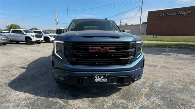 GMC Sierra 1500 Vehicle Full-screen Gallery Image 03