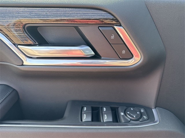 GMC Sierra 1500 Vehicle Full-screen Gallery Image 13