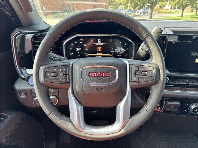 GMC Sierra 1500 Vehicle Full-screen Gallery Image 14