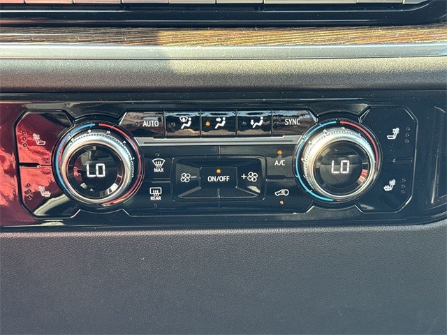 GMC Sierra 1500 Vehicle Full-screen Gallery Image 19