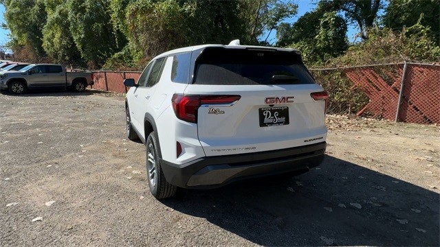 GMC Terrain Vehicle Full-screen Gallery Image 07