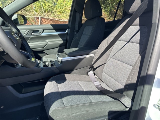 GMC Terrain Vehicle Full-screen Gallery Image 11