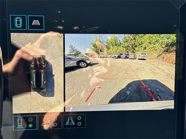 GMC Terrain Vehicle Full-screen Gallery Image 17