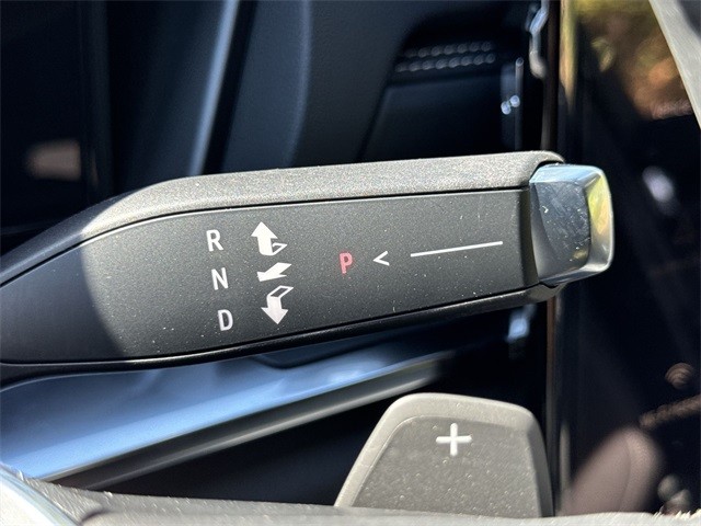 GMC Terrain Vehicle Full-screen Gallery Image 20