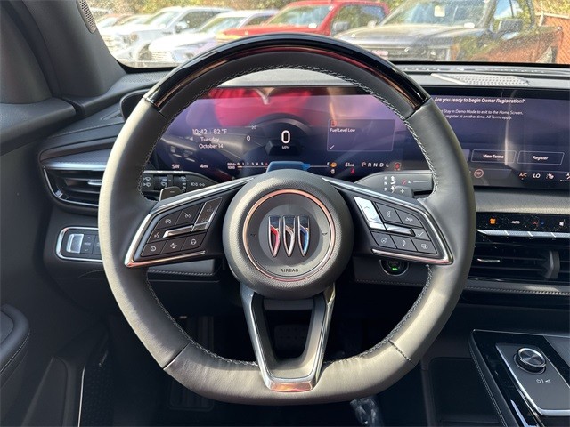 Buick Enclave Vehicle Full-screen Gallery Image 14