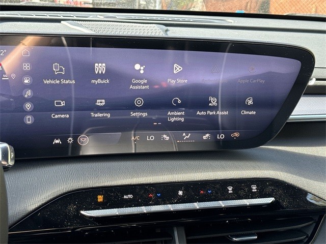 Buick Enclave Vehicle Full-screen Gallery Image 16