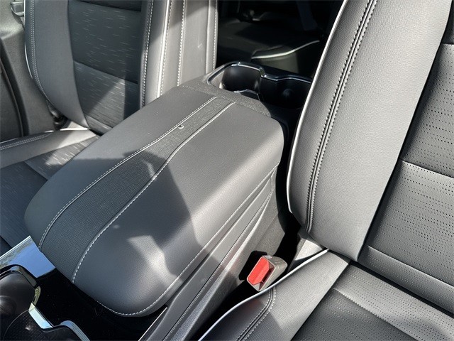 Buick Enclave Vehicle Full-screen Gallery Image 21