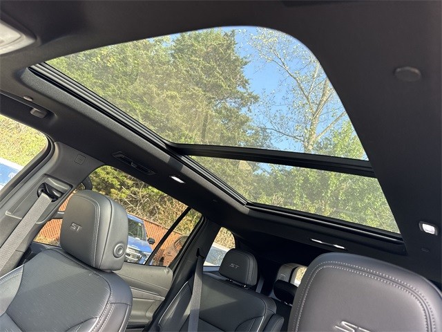 Buick Enclave Vehicle Full-screen Gallery Image 22