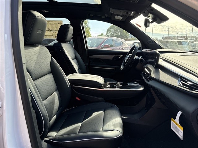 Buick Enclave Vehicle Full-screen Gallery Image 26