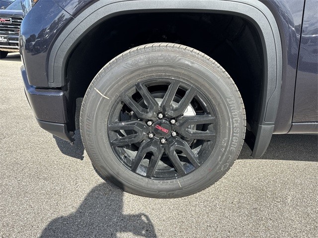 GMC Sierra 1500 Vehicle Full-screen Gallery Image 10