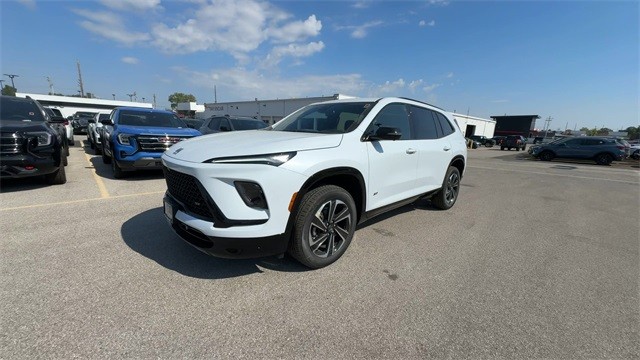 Buick Enclave Vehicle Full-screen Gallery Image 04