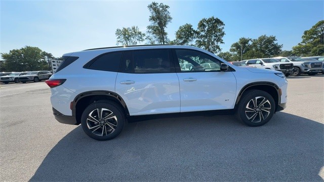 Buick Enclave Vehicle Full-screen Gallery Image 09