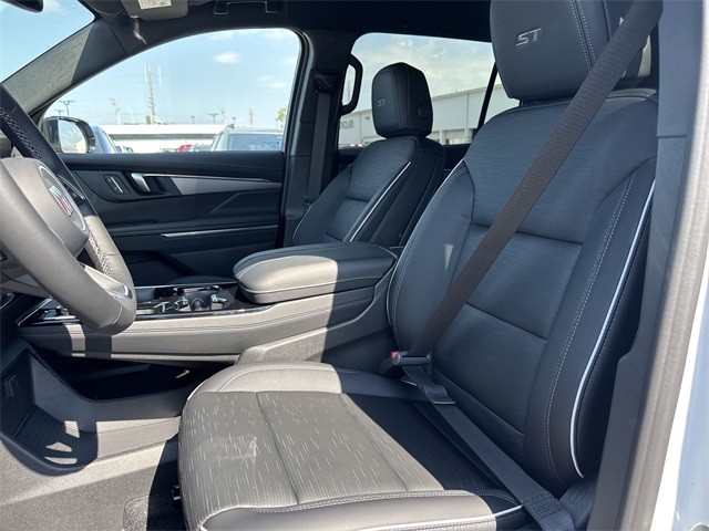 Buick Enclave Vehicle Full-screen Gallery Image 11