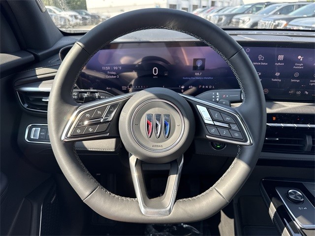 Buick Enclave Vehicle Full-screen Gallery Image 14