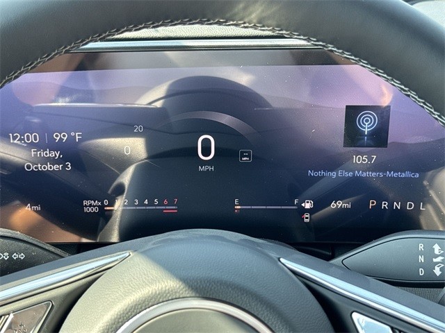 Buick Enclave Vehicle Full-screen Gallery Image 15