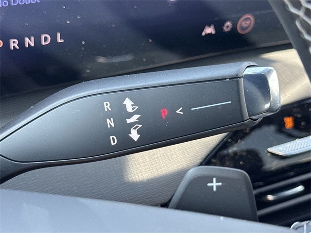 Buick Enclave Vehicle Full-screen Gallery Image 20