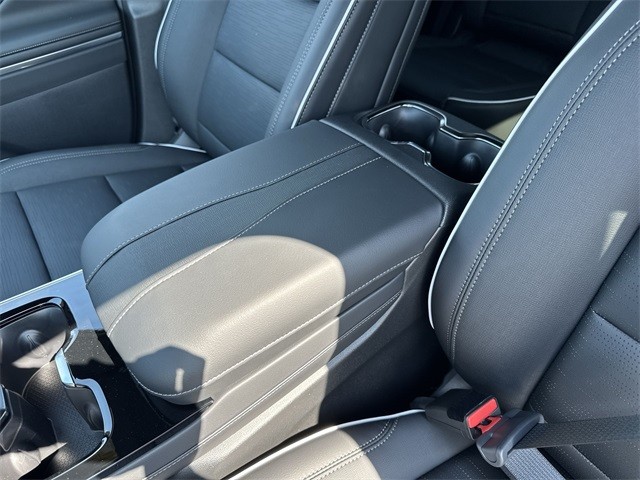 Buick Enclave Vehicle Full-screen Gallery Image 21