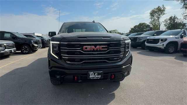 GMC Sierra 1500 Vehicle Full-screen Gallery Image 03
