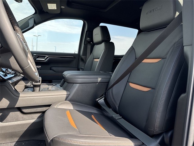 GMC Sierra 1500 Vehicle Full-screen Gallery Image 11