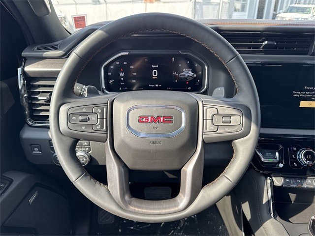 GMC Sierra 1500 Vehicle Full-screen Gallery Image 14