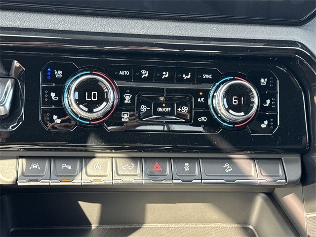 GMC Sierra 1500 Vehicle Full-screen Gallery Image 19